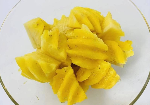 菠萝泡盐水好还是糖水好3