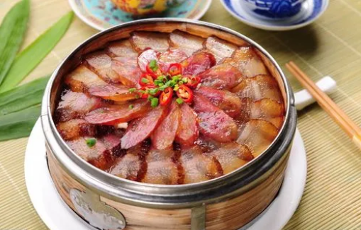 腊肉先蒸熟再切还是切完再蒸2
