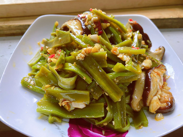 贡菜凉拌要焯水吗 贡菜怎么凉拌-小麦知识