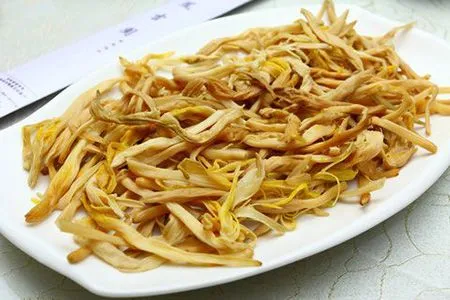 黄花菜泡多长时间最好 吃黄花菜的禁忌有哪些-小麦知识