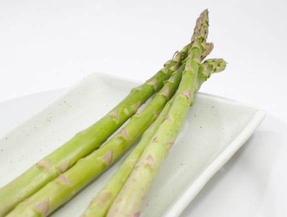 芦笋能与鸡蛋一起吃吗 同吃口感清爽,保证鸡蛋油腻感-小麦知识