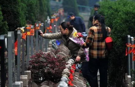 2023年清明什么时候去墓地人少 清明去墓地什么时间比较好-小麦知识