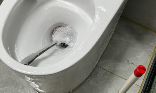 修马桶需要付上门费吗 修马桶上门没有修也要服务费怎么办-小麦知识