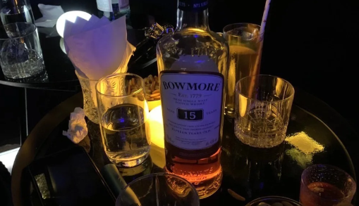 喝酒第二天才吐是肝脏不好吗 喝酒当晚没事第二天难受原因-小麦知识