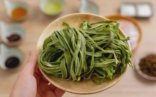 贡菜凉拌焯水要焯多久才能吃 贡菜凉拌焯水几分钟-小麦知识