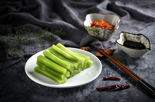 贡菜很绿是染色的吗 贡菜颜色特别绿是不是假的-小麦知识