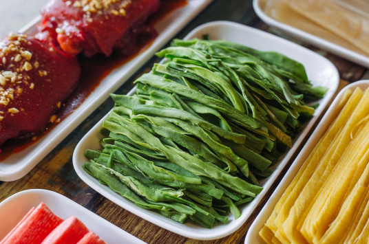 贡菜用开水泡还是冷水泡 贡菜用水浸泡多久才可以-小麦知识