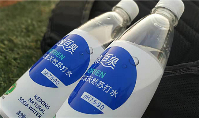 哪些人群不能喝苏打水 喝苏打水对身体有什么好处-小麦知识