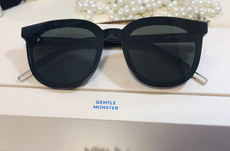 gm眼镜可以调节大小吗 gm眼镜太松怎么调-小麦知识