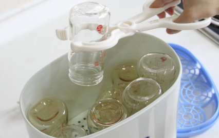 奶瓶消毒器要放水吗 奶瓶消毒器的水每次都要换吗-小麦知识