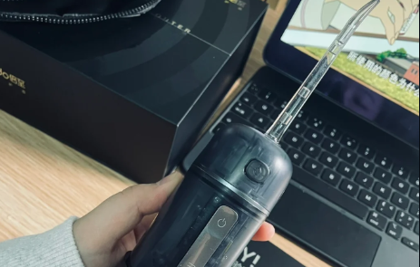 冲牙器冲牙感觉有股臭味怎么回事 冲牙器里可以放盐水吗-小麦知识