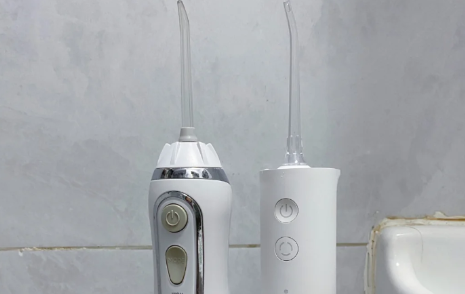 冲牙器会把牙缝冲大吗 冲牙器能冲掉塞在牙缝里的东西吗-小麦知识