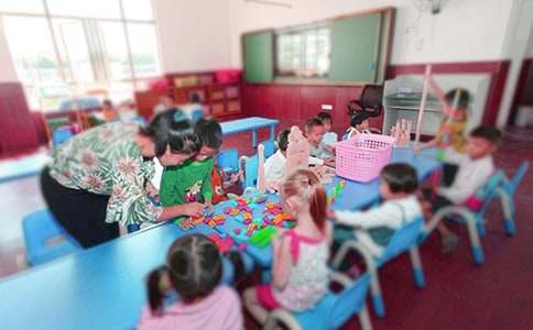 幼儿园雨雪天气停课的通知-小麦知识
