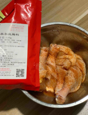 空气炸锅烤鸡腿时放锡纸吗 空气炸锅鸡腿老是糊怎么回事-小麦知识