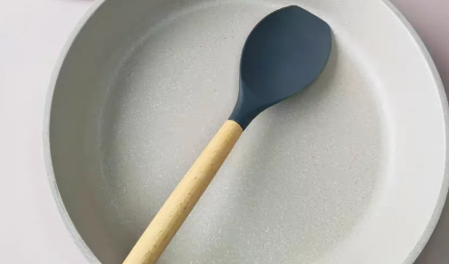 真正无涂层的麦饭石锅怕铁铲吗 麦饭石锅的优点和缺点有哪些-小麦知识