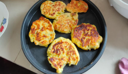 电饼铛外壳有电是咋回事 电饼铛外壳有电怎么办-小麦知识