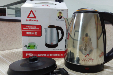 电水壶烧开了不跳闸怎么回事 电热水壶烧开断电原理-小麦知识