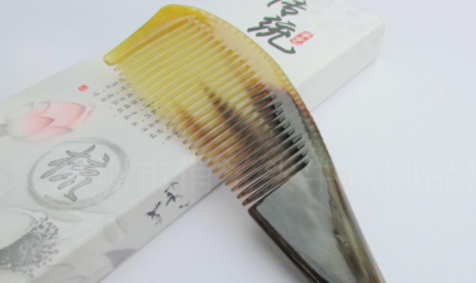 牛角梳脏了怎么清洗啊 牛角梳脏了可以用水洗吗-小麦知识