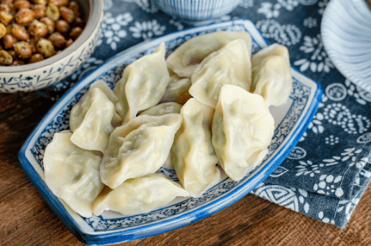 速冻饺子煮之前需要解冻吗 煮速冻饺子前需要化冻吗-小麦知识