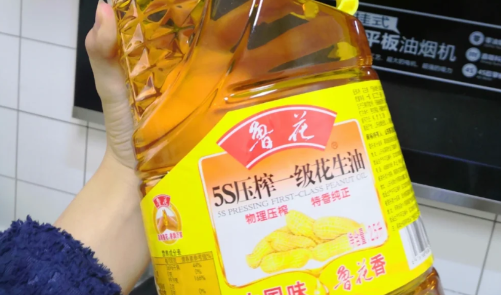 饮料瓶装食用油有问题吗 为什么不用塑料瓶装食用油-小麦知识