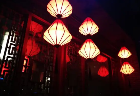 灯笼正月十五摘还是十六摘好 灯笼过了正月十五就得摘下来吗-小麦知识