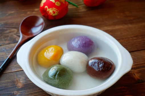 煮汤圆要放油吗 煮汤圆要放盐吗-小麦知识