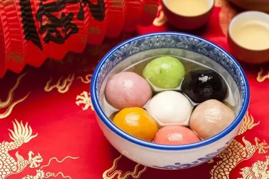 煮汤圆是先放鸡蛋还是先放汤圆 煮汤圆是先放米酒还是先放汤圆-小麦知识