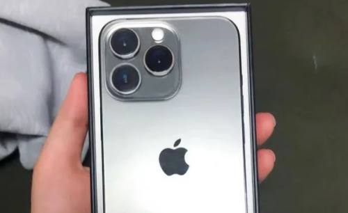 苹果iPhone14 Plus内存是多少 iPhone14 Plus比iPhone14好在哪里-小麦知识