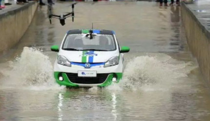 电动汽车下暴雨能开吗 电动汽车暴雨注意事项-小麦知识