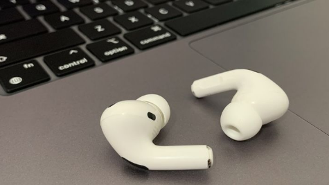 AirPods3为什么没发布9月 继续等AirPods3还是买AirPods Pro-小麦知识