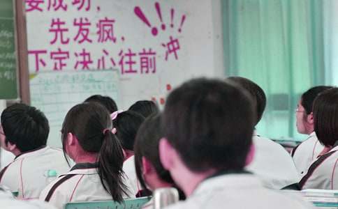 中学生该不该看武侠小说高中作文-小麦知识