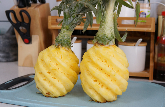 菠萝吃着有点辣是坏了吗 菠萝吃着有点辣正常吗-小麦知识