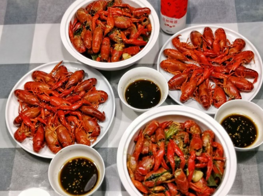 清蒸小龙虾是水开了蒸还是水没开就蒸 清蒸小龙虾是水开后蒸吗-小麦知识