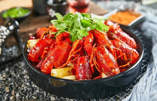 小龙虾吃着脆脆的是没熟透吗 小龙虾肉脆脆的正常吗-小麦知识