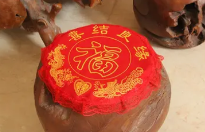 新娘坐福垫是男方家准备吗 新娘坐完福垫该如何处理-小麦知识