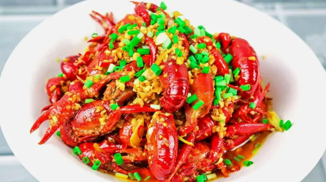 小龙虾肉拽不出来怎么回事 为什么小龙虾的肉拽不下来-小麦知识
