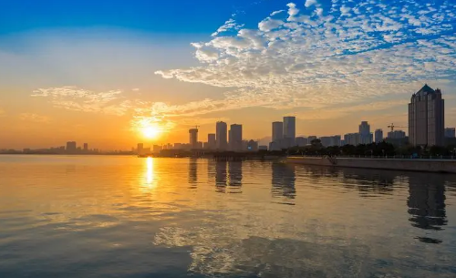 2023年青岛五月赶海是早上还是下午 青岛赶海有危险吗-小麦知识