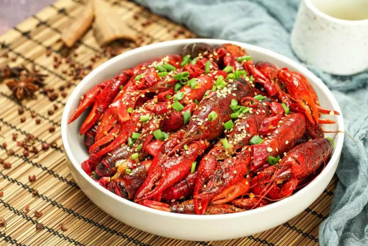 小龙虾热水焯完还用过凉水吗 小龙虾焯水后要过冷水吗-小麦知识