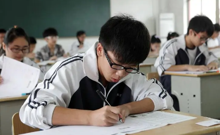 中考是不是一年简单一年难2023 2023年中考难度怎么样-小麦知识