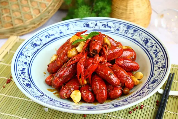 小龙虾太辣了放什么去辣味 小龙虾做的太辣了怎么样能不辣-小麦知识