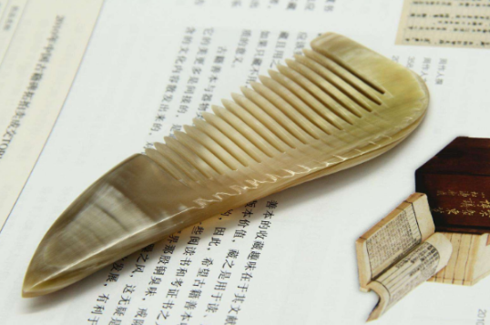 牛角梳可以梳湿头发吗 湿头发可以用牛角梳梳头吗-小麦知识