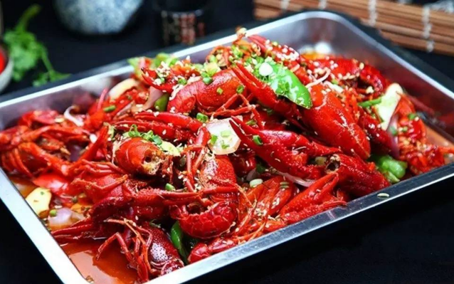 吃小龙虾要蘸酱油吗 吃小龙虾要蘸醋吗-小麦知识