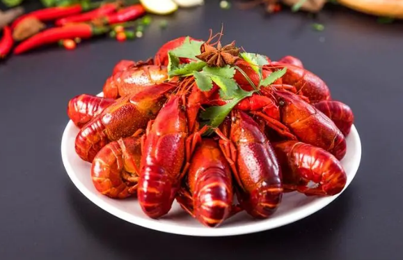 炸小龙虾的油可以用来炒小龙虾吗 炸过小龙虾的油还能炒菜吗-小麦知识
