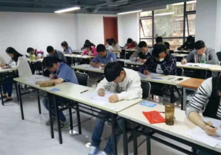 2023高考穿的鞋一点金属都不能有吗 高考进考场穿的鞋子不能带金属吗-小麦知识