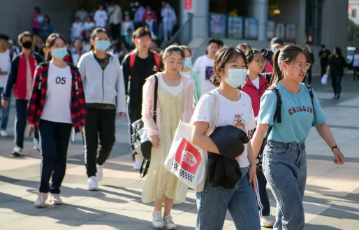 2023高考穿的鞋一点金属都不能有吗 高考进考场穿的鞋子不能带金属吗-小麦知识