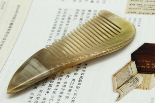 牛角梳梳头发有静电吗 牛角梳为什么不起静电-小麦知识