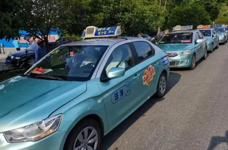 2023年高考送考是开车好还是打车好 高考出行方式选哪个好-小麦知识