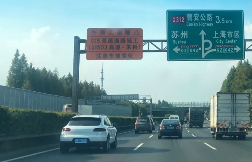 新车开120码伤车吗 新车磨合期高速120有影响吗-小麦知识