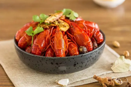 小龙虾和菠萝一起吃有什么后果 吃了小龙虾又吃了菠萝会怎么样-小麦知识