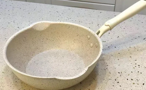 为什么麦饭石禁止使用电磁炉 有真正的麦饭石不粘锅吗-小麦知识